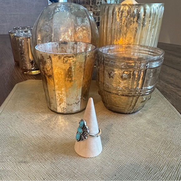 *FREE GIFT GIVEAWAY* NEW silvery faux turquoise ring
size 6.5
vintage look - Picture 2 of 3